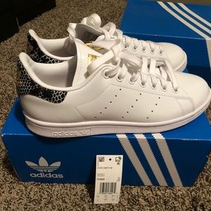 Like new! EUC! Adidas Stan Smith Sneakers
